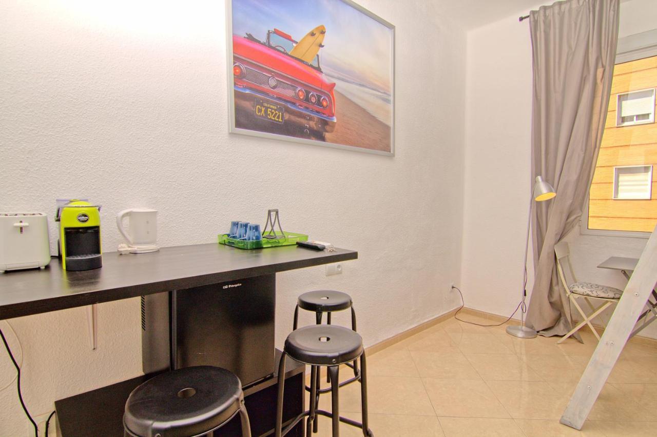 Low Cost Room Mercado Malaga Exterior photo