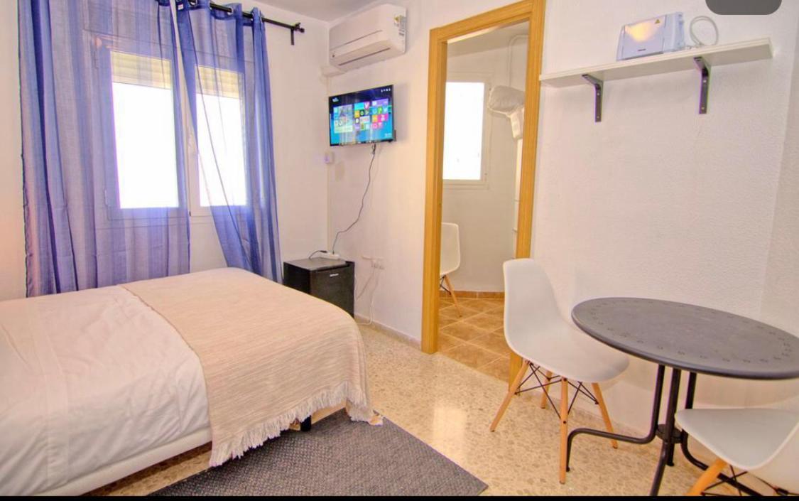 Low Cost Room Mercado Malaga Exterior photo